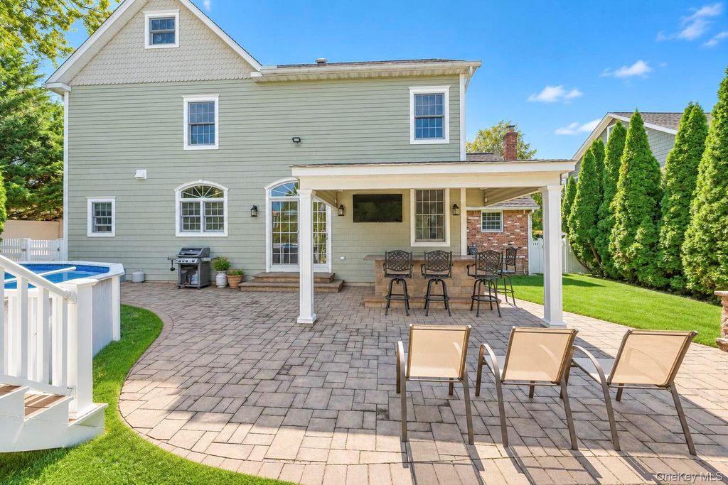 43 North Drive, Westbury, NY 11590 — photo 3