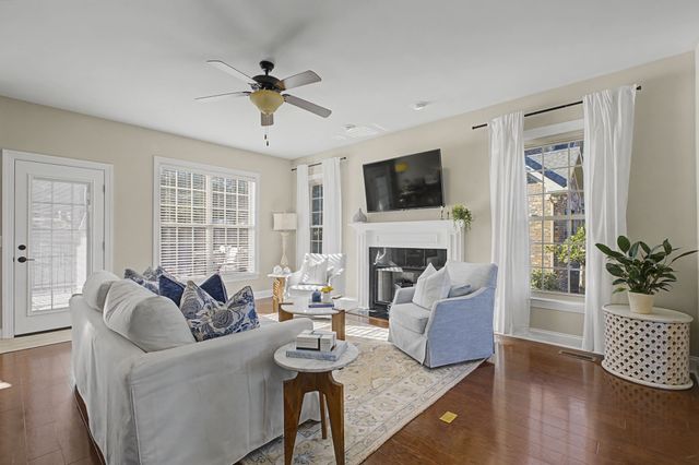 1011 Five Coves Trce, Gallatin, TN 37066