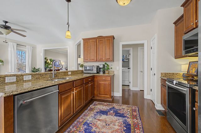 1011 Five Coves Trce, Gallatin, TN 37066