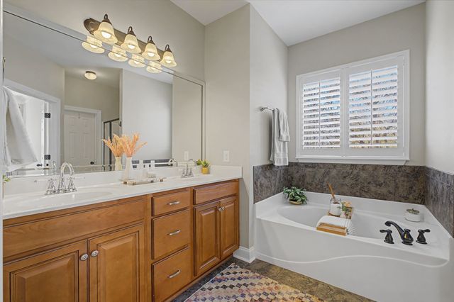 1011 Five Coves Trce, Gallatin, TN 37066