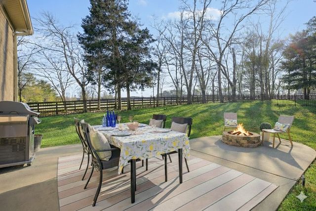 1011 Five Coves Trce, Gallatin, TN 37066