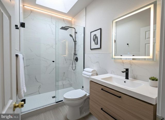 2121 S 60TH ST, Philadelphia, PA 19142