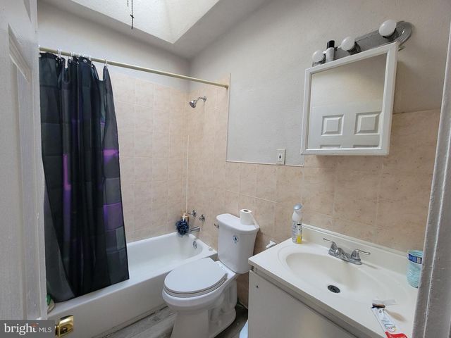 2121 S 60TH ST, Philadelphia, PA 19142