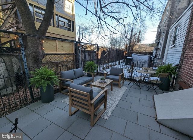 2121 S 60TH ST, Philadelphia, PA 19142