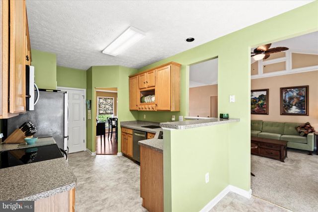 302 FOREST AVE, Colonial Beach, VA 22443