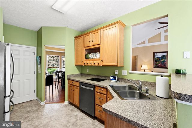 302 FOREST AVE, Colonial Beach, VA 22443