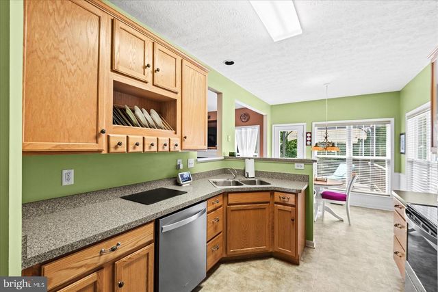 302 FOREST AVE, Colonial Beach, VA 22443