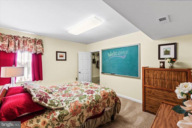 302 FOREST AVE, Colonial Beach, VA 22443