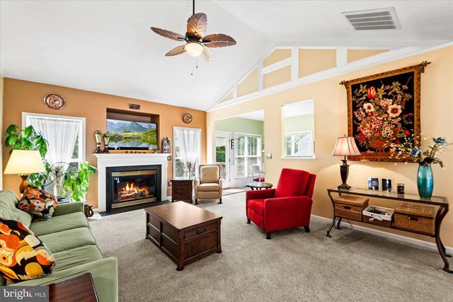 302 FOREST AVE, Colonial Beach, VA 22443