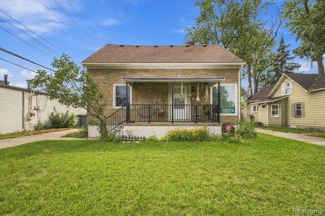 31 W Granet Avenue, Hazel Park, MI 48030