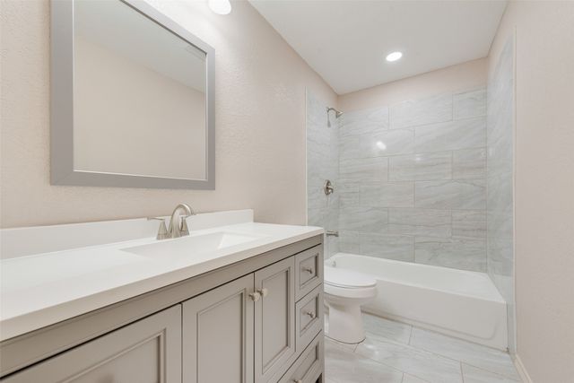 10095 Comanche Road, Quinlan, TX 75474