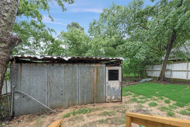 10095 Comanche Road, Quinlan, TX 75474