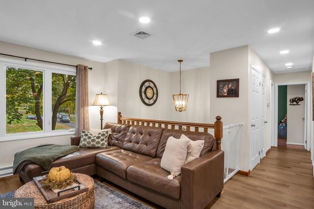 23 ROSEGLEN RD, Duncannon, PA 17020