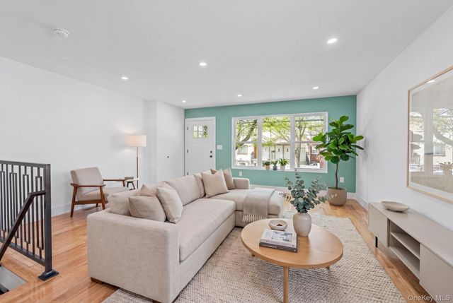 15050 119th Road, Jamaica, NY 11434