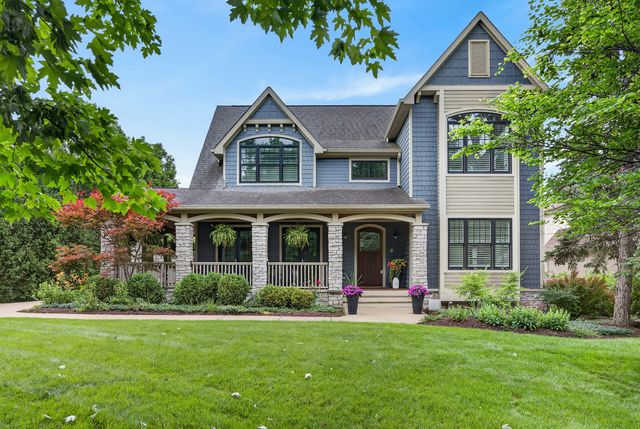 6421 Bentley Avenue, Willowbrook, IL 60527