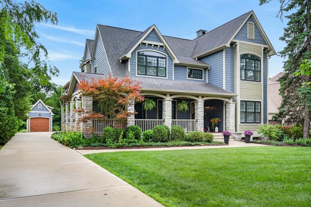 6421 Bentley Avenue, Willowbrook, IL 60527