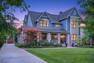 6421 Bentley Avenue, Willowbrook, IL 60527