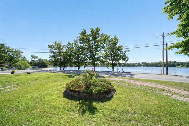 210 W Grove Avenue, Michigan Center, MI 49254