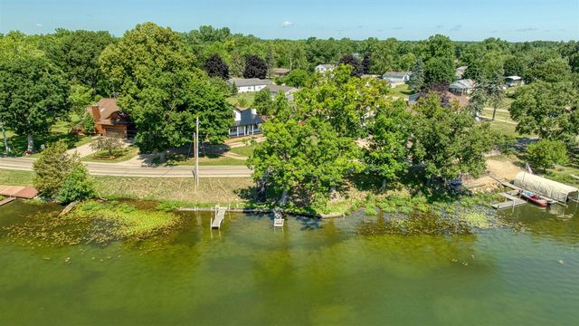 210 W Grove Avenue, Michigan Center, MI 49254