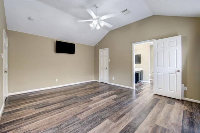 233 Lake Estates Drive, Montgomery, TX 77356