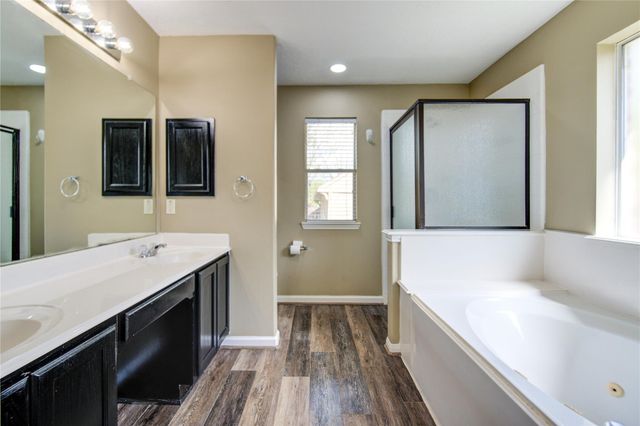 233 Lake Estates Drive, Montgomery, TX 77356