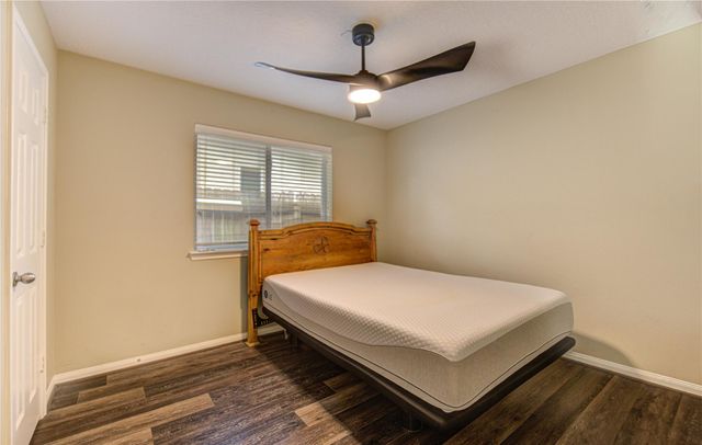 233 Lake Estates Drive, Montgomery, TX 77356