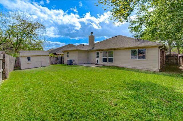 233 Lake Estates Drive, Montgomery, TX 77356