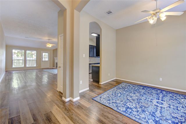 233 Lake Estates Drive, Montgomery, TX 77356