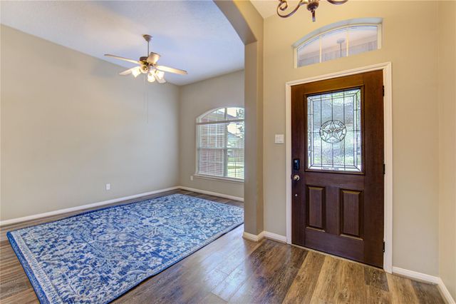 233 Lake Estates Drive, Montgomery, TX 77356