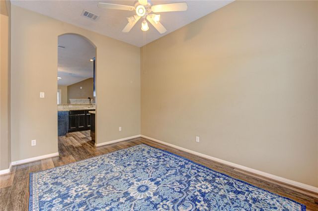 233 Lake Estates Drive, Montgomery, TX 77356