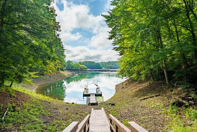 270 Marina Road, Murphy, NC 28906