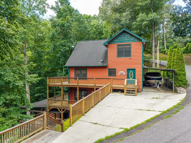 270 Marina Road, Murphy, NC 28906