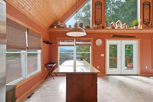 270 Marina Road, Murphy, NC 28906