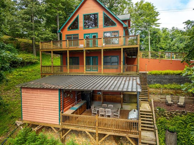 270 Marina Road, Murphy, NC 28906