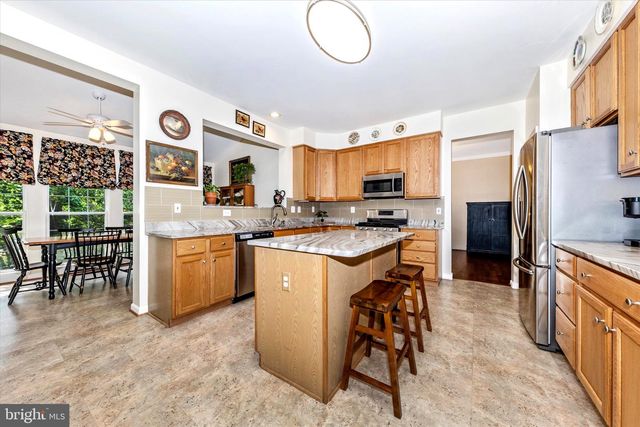 6 TOM FOX CT, Poolesville, MD 20837
