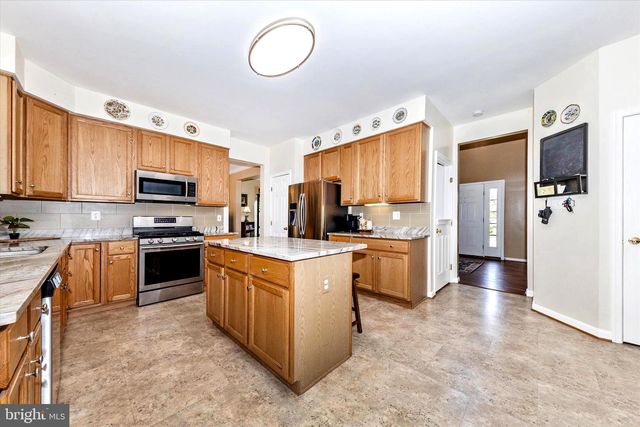 6 TOM FOX CT, Poolesville, MD 20837
