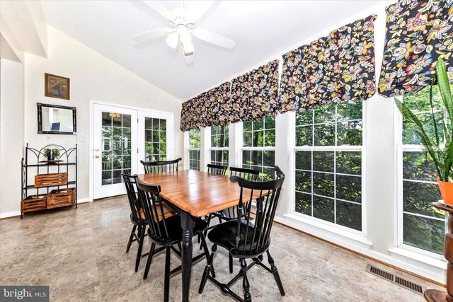 6 TOM FOX CT, Poolesville, MD 20837