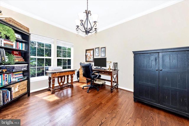 6 TOM FOX CT, Poolesville, MD 20837