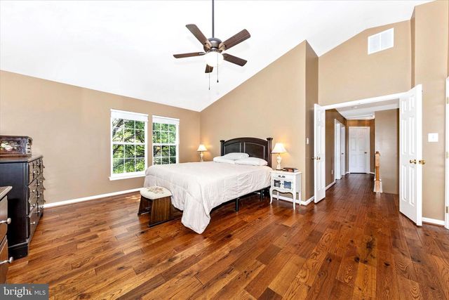 6 TOM FOX CT, Poolesville, MD 20837