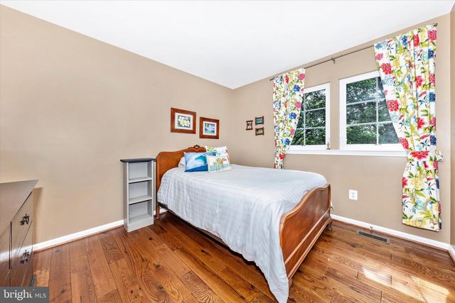 6 TOM FOX CT, Poolesville, MD 20837