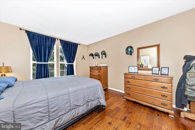 6 TOM FOX CT, Poolesville, MD 20837
