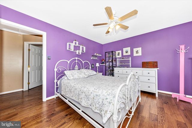 6 TOM FOX CT, Poolesville, MD 20837