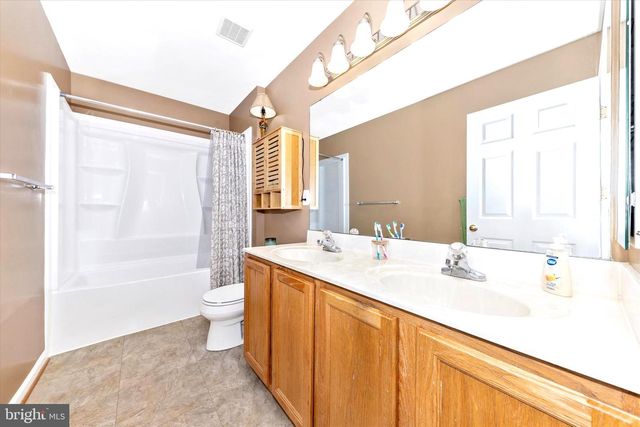 6 TOM FOX CT, Poolesville, MD 20837