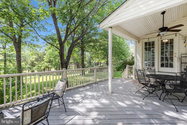 6 TOM FOX CT, Poolesville, MD 20837