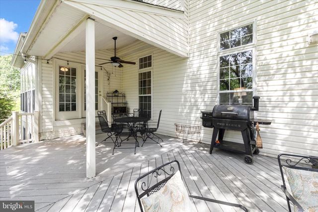 6 TOM FOX CT, Poolesville, MD 20837