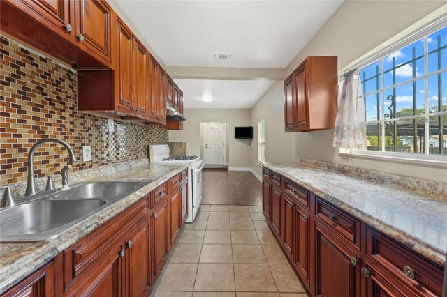 3124 Reynolds Avenue, Dallas, TX 75223