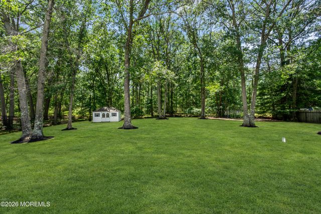 15 Susie Lane, Jackson, NJ 08527