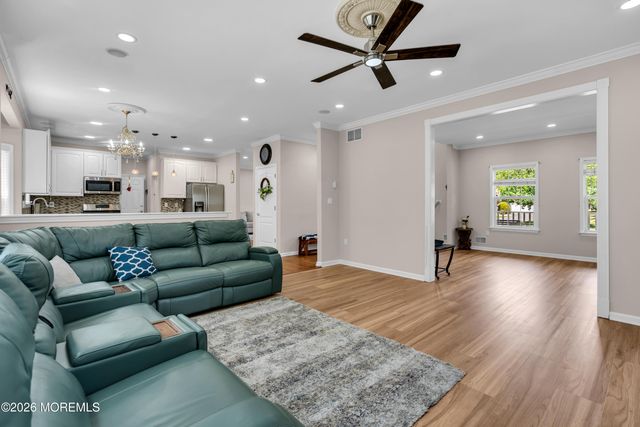 15 Susie Lane, Jackson, NJ 08527