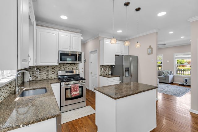 15 Susie Lane, Jackson, NJ 08527