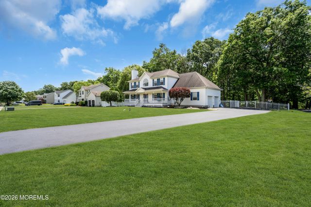 15 Susie Lane, Jackson, NJ 08527